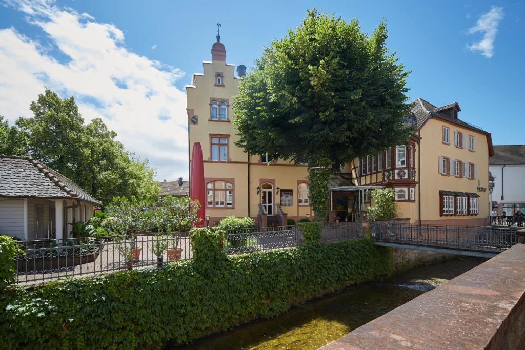 Hôtel Badischer Hof Hauptstr. 36, 77815 Bühl