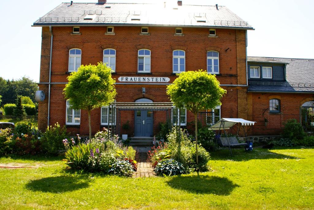 Appartement Bahnhof Frauenstein SCHLOSSBLICK 1 Am Bahnhof, 09623 Frauenstein