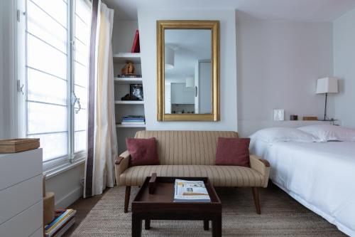 Appartement Bail mobilité Luxe Saint germain des Près 48 Rue du Cherche-Midi Paris