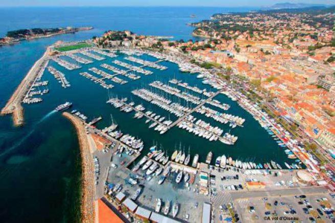 Bateau-hôtel Bandol Voilier logement à louer pour 4 personnes - var Quai du Port, 83150 Bandol