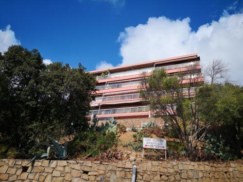 Appartement barbiccaja imm les genets 12 rue des lentisques Ajaccio