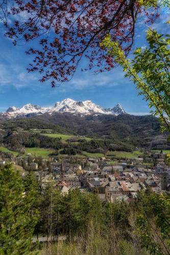 Appartement Barcelonnette studio 2 personnes - séjour 2 nuits minimum - 7 nuits maxi 2 Place Manuel Barcelonnette