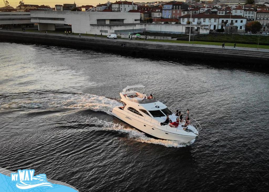 Bateau-hôtel Barco no Coração da Cidade - Iate de 5 estrelas Alameda 5 de Outubro, 4925-547 Viana do Castelo