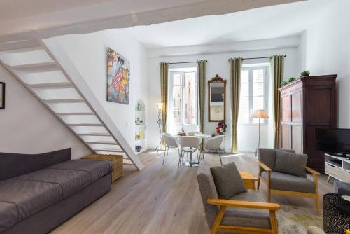 Appartement BARILLERIE - Loft Moderne, Face Mer, Vieux-Nice. 24 Rue Barillerie Nice