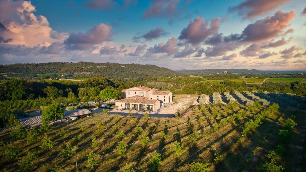 B&B / Chambre d'hôtes Bastide Saint Maurin Saint Maurin, Route Departementale 135, 84240 Ansouis