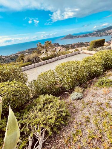 Maison de vacances Bastidons pour six personnes vu Méditerranée avenue plein soleil Agay