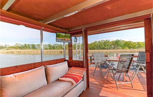 Amazing ship-boat in Demmin with 2 Bedrooms and WiFi