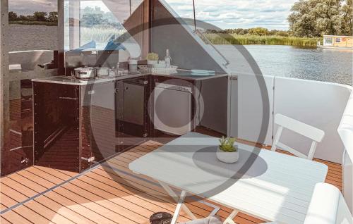 Amazing ship-boat in Havelsee with 1 Bedrooms