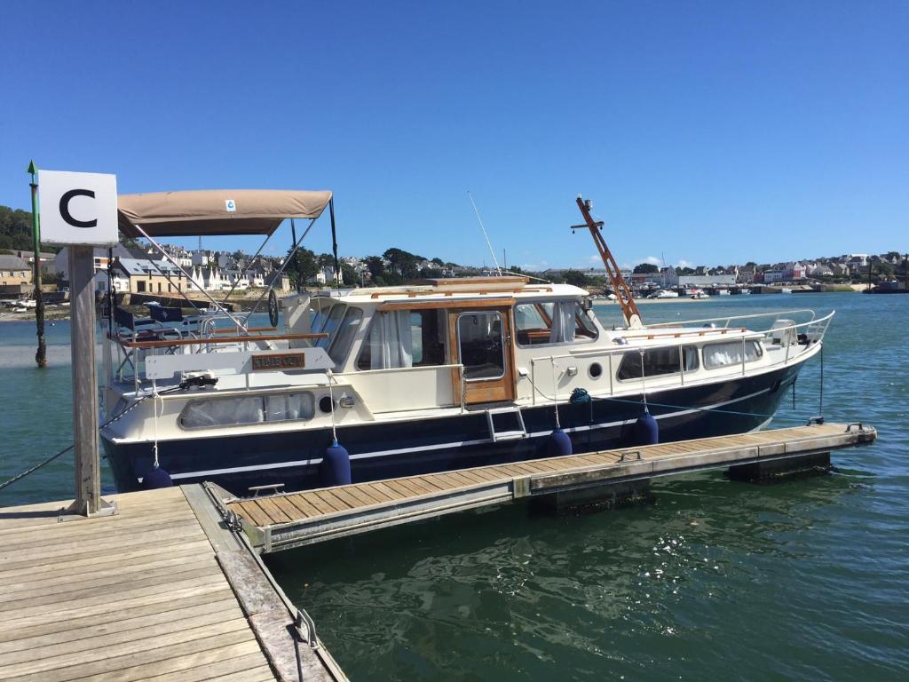 Bateau-hôtel Audierne Yachting Quai Jean-Jaurès- ponton B 29770 Audierne