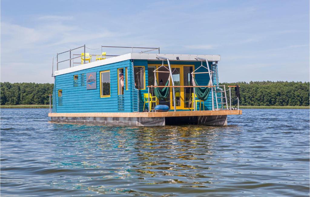 Awesome ship-boat in Havelsee with 2 Bedrooms , 16835 Lindow