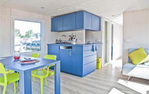 Awesome ship-boat in Havelsee with 2 Bedrooms