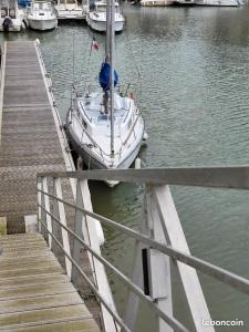 Bateau-hôtel bateau à louer Quai de la Marine 14800 Deauville Normandie