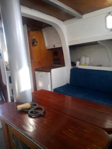 Bateau en ville