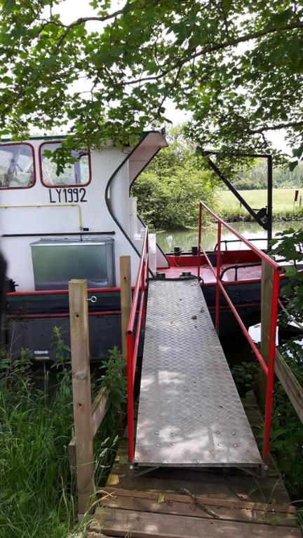 Bateau-hôtel Botel La Vecchia (LY1992) Rue Thevenot 39100 Dole