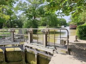 Charming Boat in Villedubert with Terrace
