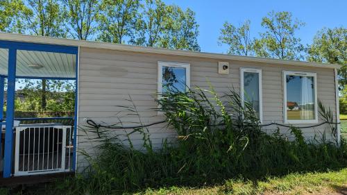 Cottage flottant jacuzzi privé en option gamme supérieure