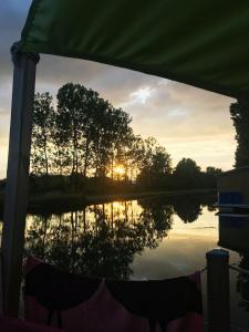 Cottage flottant Saint Jean de Losne option jacuzzi