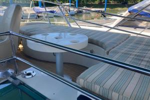 DUFTON YACHT FOR 2-4 PEOPLE Mâcon