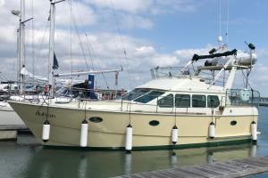 DUFTON YACHT FOR 2-4 PEOPLE Mâcon