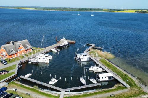 Dundee Historisches Segelschiff mitten im Paradies