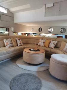 Flat Boat - Luxuryborder