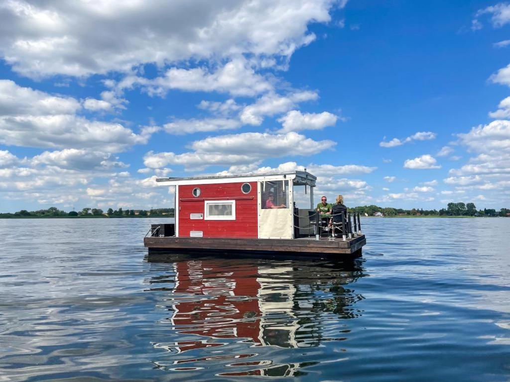 Bateau-hôtel Floßvermietung auf der Peene am Kummerower See bei Dargun 2 Aalbude 17159 Dargun