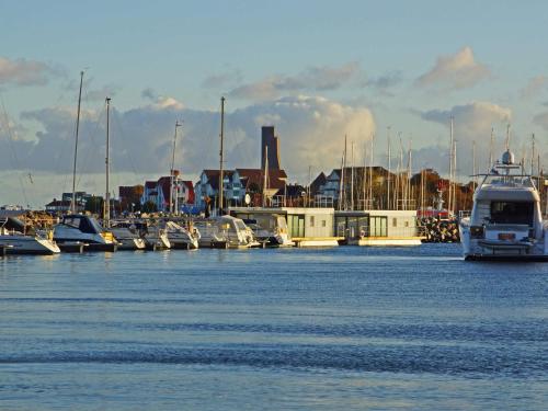 FLOATING 44 Laboe