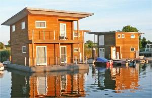 FLOATING HOUSES Comfort _ Kroeslin