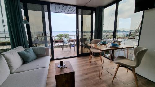 Hausboot Aava