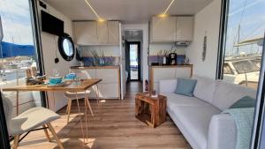 Hausboot Aava