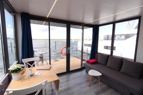 Hausboot Fjord Aquila mit Dachterrasse in Wendtorf