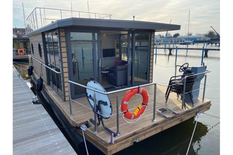 Bateau-hôtel Hausboot Fjord Capella mit Dachterrasse in Barth 28 Hafenstraße FjordLink - Barther Yachtservice 18356 Barth