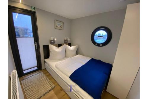 Hausboot Fjord Vela mit Biosauna in Barth