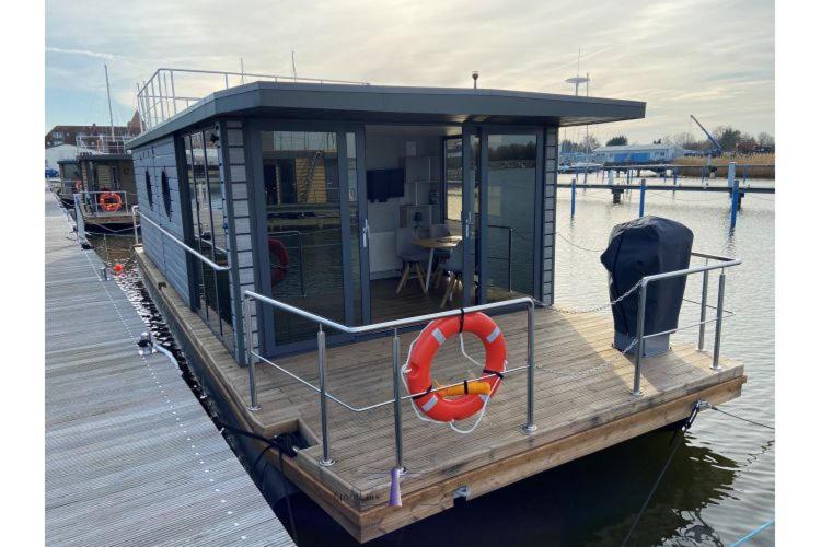 Bateau-hôtel Hausboot Fjord Vela mit Biosauna in Barth Hafenstraße 28 FjordLink - Barther Yachtservice 18356 Barth