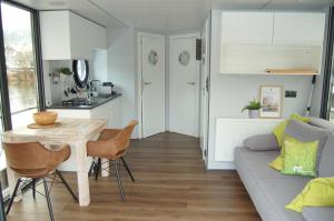 Hausboot greenpartment houseboathotel