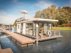 Hausboot in Bad Bederkesa
