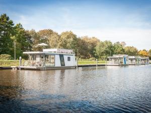 Hausboot in Bad Bederkesa
