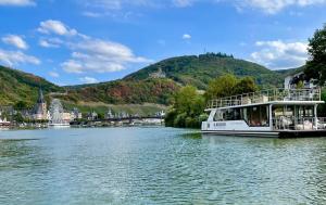 Bateau-hôtel Hausboot - KL Moselboote Triniusstraße 54470 Bernkastel-Kues Rhénanie-Palatinat