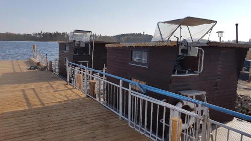 Hausboot Krakow am See Forelle 1 und 2 Perfekt auch für Radfahrer ab 1 Nacht