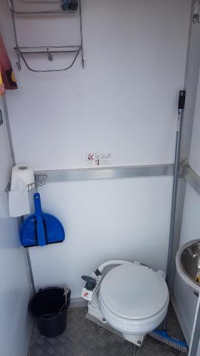 Hausboot Krakow am See Forelle 1 und 2 Perfekt auch für Radfahrer ab 1 Nacht