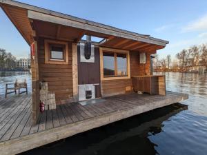 Hausboot mit Hottub in Berlin