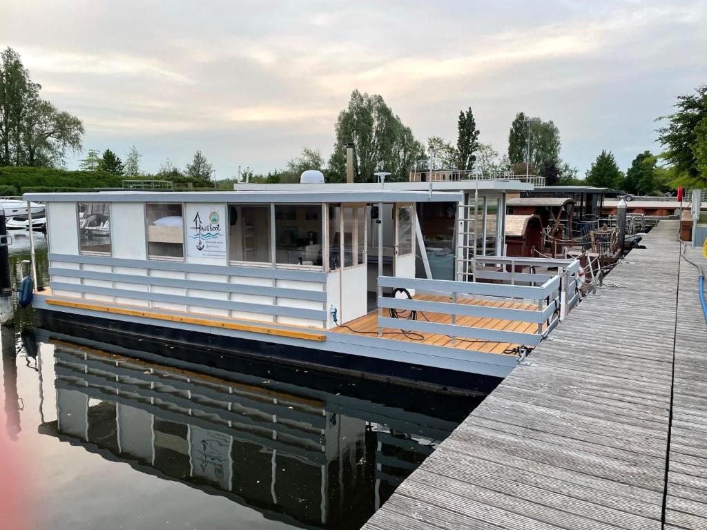 Bateau-hôtel Hausboot-Urlaub24 Stadthafen Hausboote 17121 Loitz