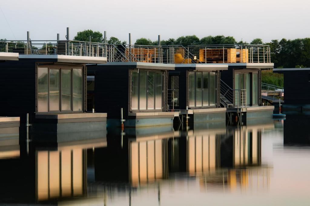 Bateau-hôtel Hausboot Wangermeer Nordsonne12 mit Sauna Nixenweg 11 26434 Wangerland