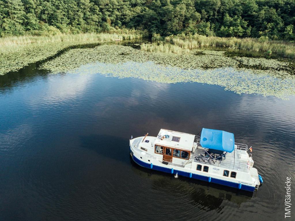 Bateau-hôtel Kuhnle-Tours Bootshaus Zeuthen Dorfaue 5 15738 Zeuthen