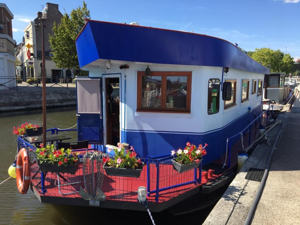 Bateau-hôtel La bigoudène Quai de l'Écluse 59118 Wambrechies