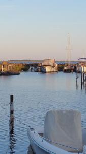 Bateau-hôtel Lady of Bahia Port de Marseillan ville 34340 Marseillan Languedoc-Roussillon