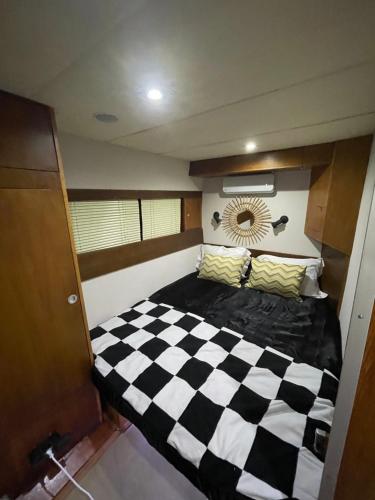 Luxury privat yacht heart of city