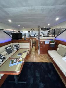 Luxury privat yacht heart of city
