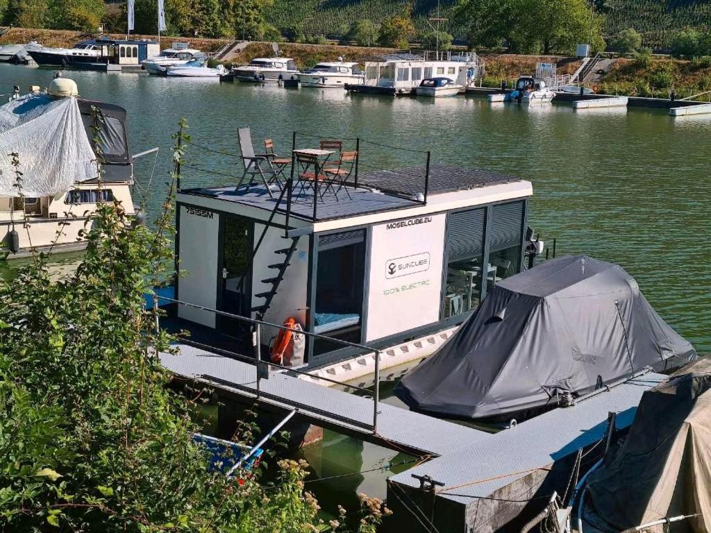 Bateau-hôtel Moselcube Yachthafen 56841 Traben-Trarbach