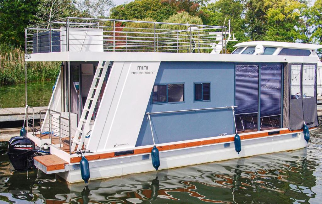 Nice ship-boat in Brandenburg with 1 Bedrooms , 14776 Brandenburg West